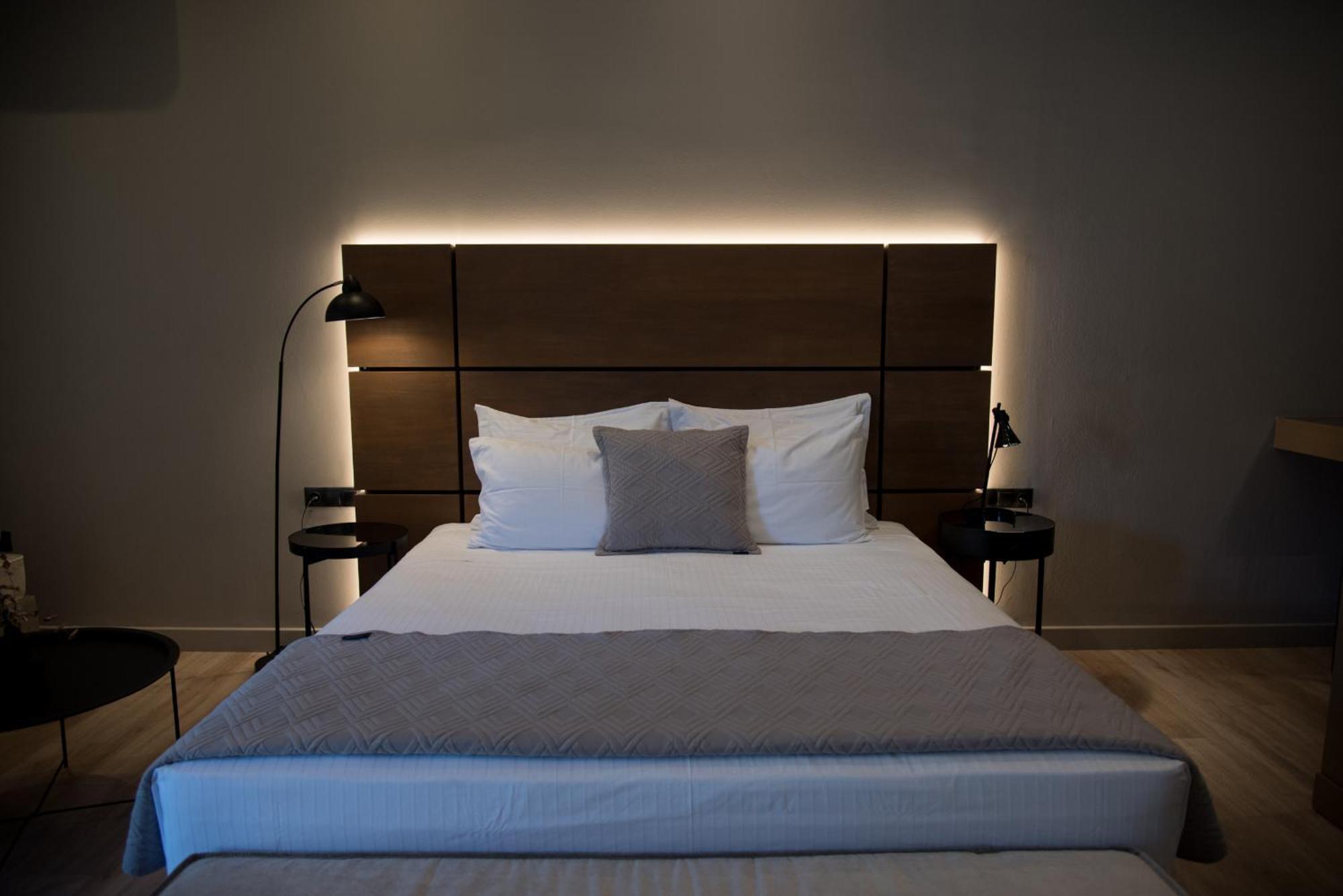 Ilion Air Host - Near Athens International Airport