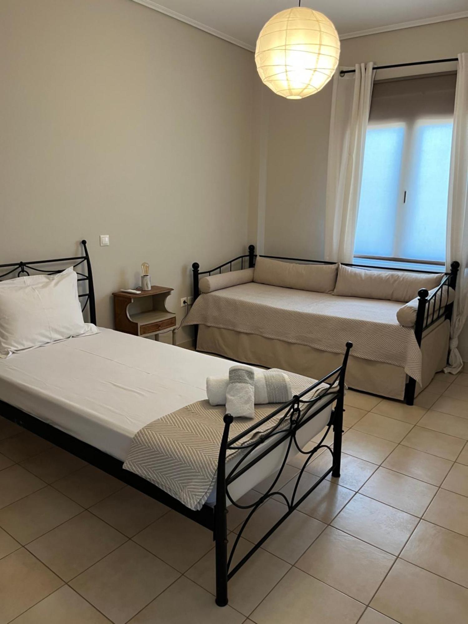 Ilion Air Host - Near Athens International Airport